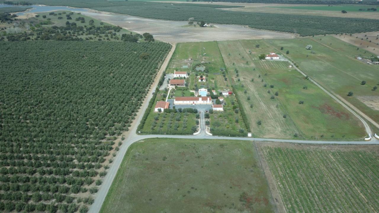 Monte Chalaca - Turismo Rural Ferreira Do Alentejo Exteriör bild