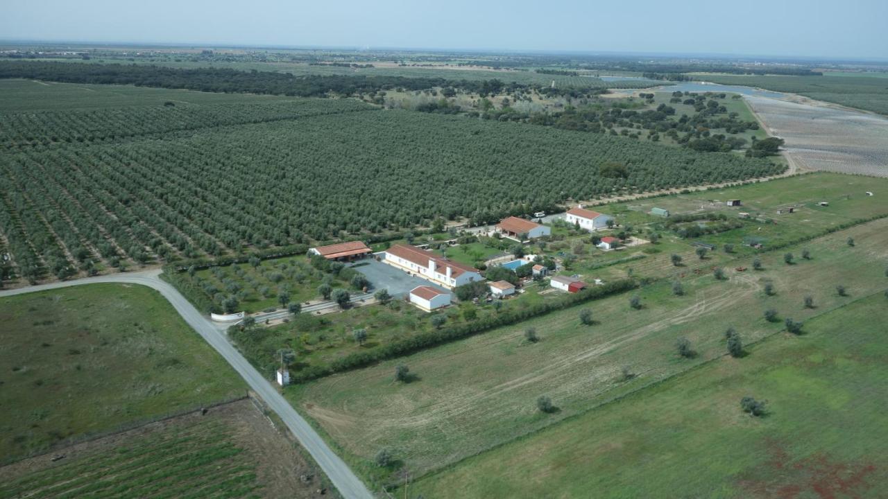 Monte Chalaca - Turismo Rural Ferreira Do Alentejo Exteriör bild