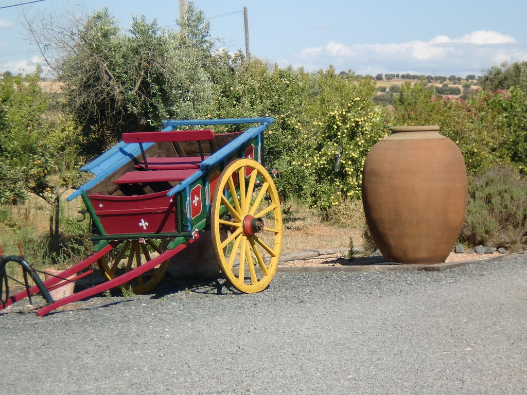 Monte Chalaca - Turismo Rural Ferreira Do Alentejo Exteriör bild