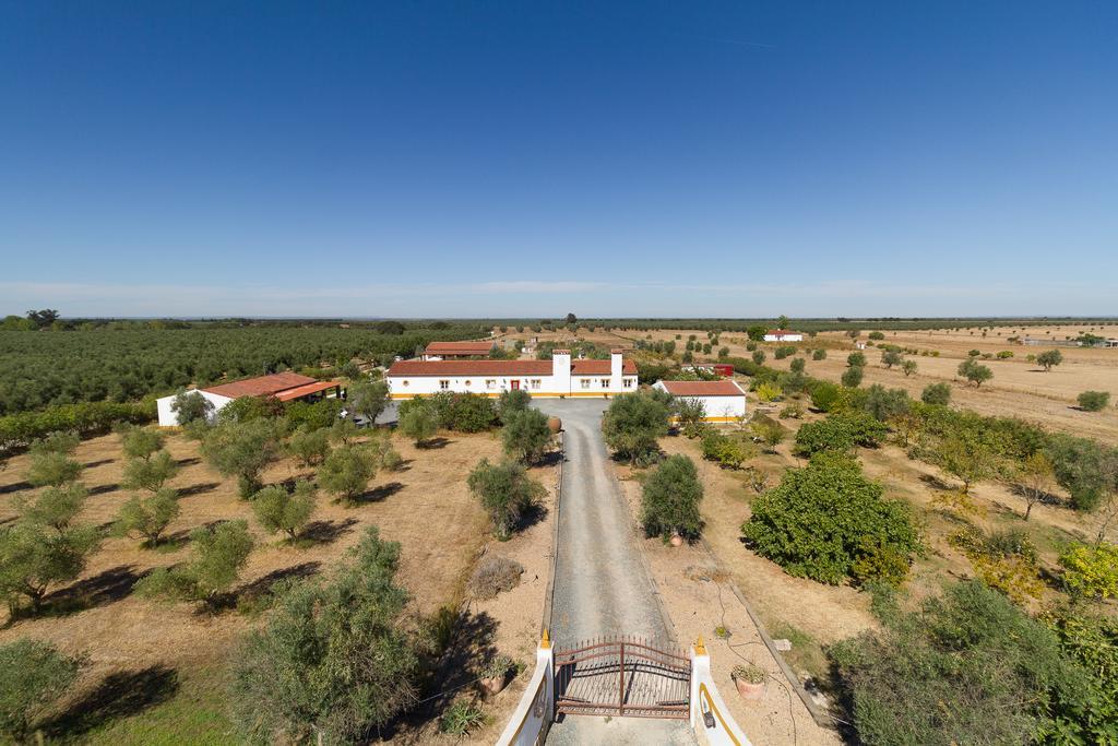 Monte Chalaca - Turismo Rural Ferreira Do Alentejo Exteriör bild