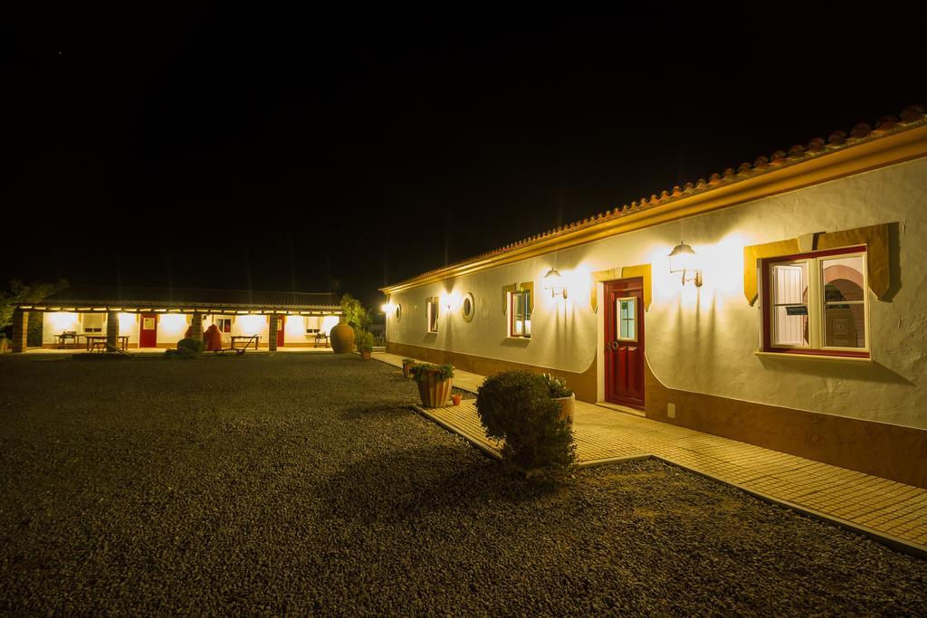 Monte Chalaca - Turismo Rural Ferreira Do Alentejo Exteriör bild